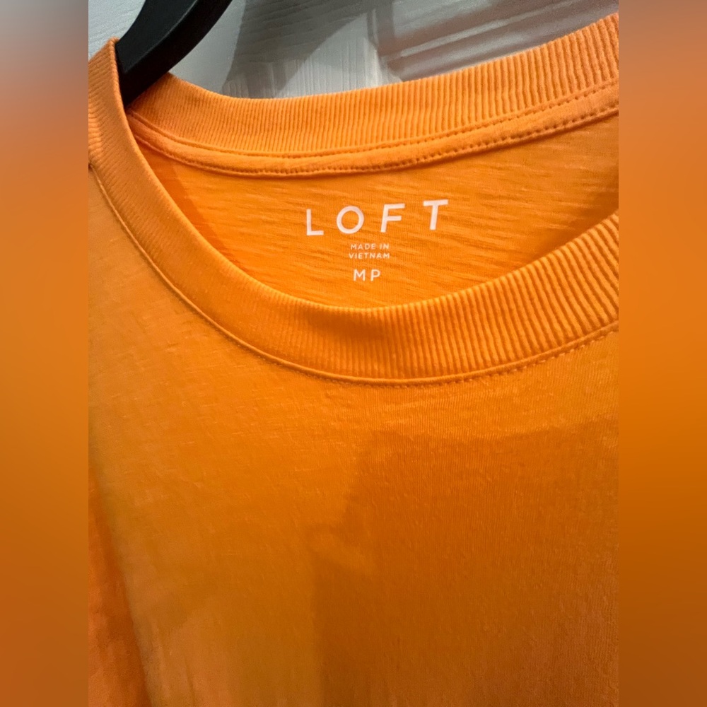 NWT LOFT Bright Orange Button-Shoulder Tee 100% Cotton - Picture 3 of 6